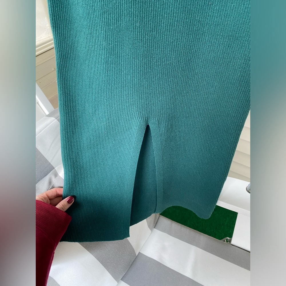 Express, Pine Green, Ribbed Sheath, Midi Dress! - Picture 3 of 6